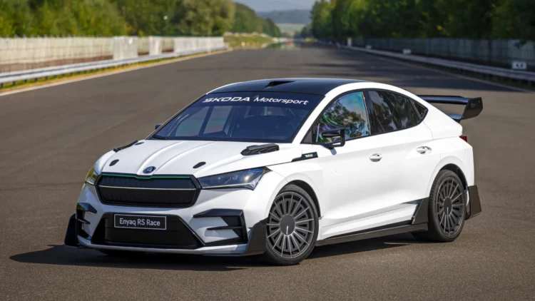 skoda enyaq rs race