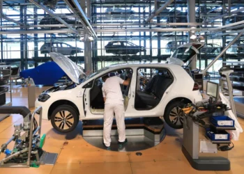 volkswagen elektrikli golf üretimi
